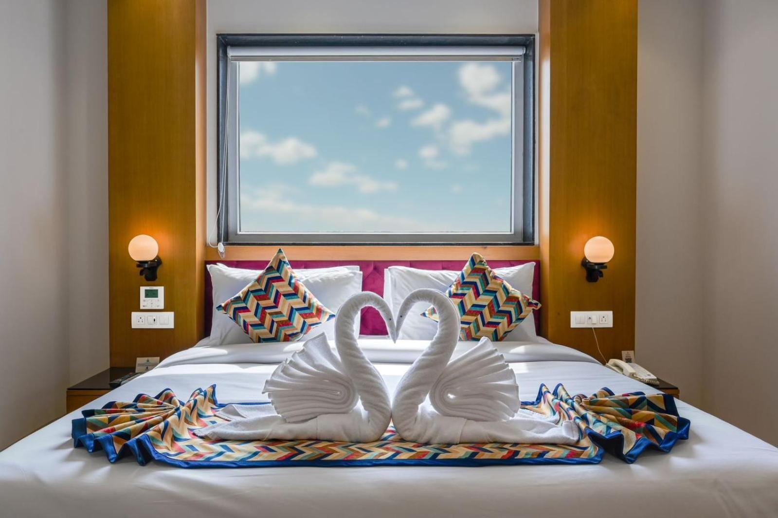 Classio Royale By Io Hotels Near Golden Temple Amritsar Exterior photo
