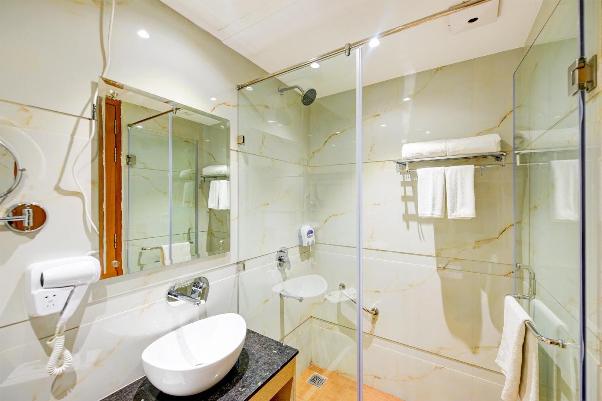 Classio Royale By Io Hotels Near Golden Temple Amritsar Exterior photo