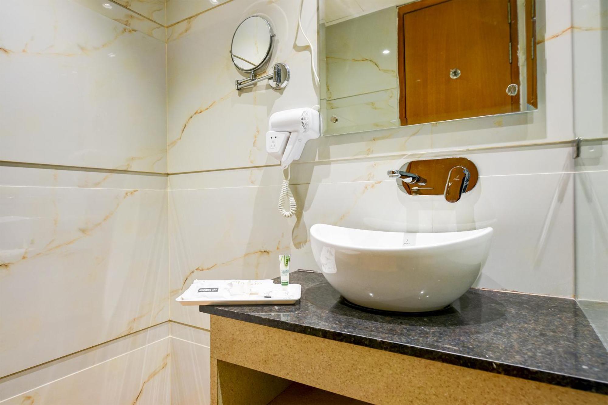 Classio Royale By Io Hotels Near Golden Temple Amritsar Exterior photo